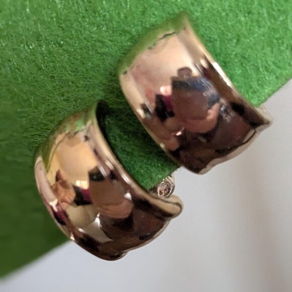 Vintage Gold Clip-On Earrings, Trending Minimalist Earrings, Retro Statement - Picture 1 of 2